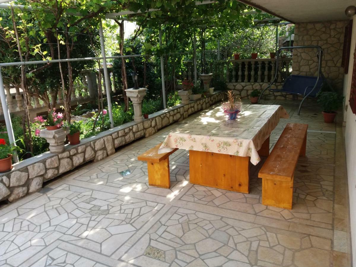 Tuzlak * Povile